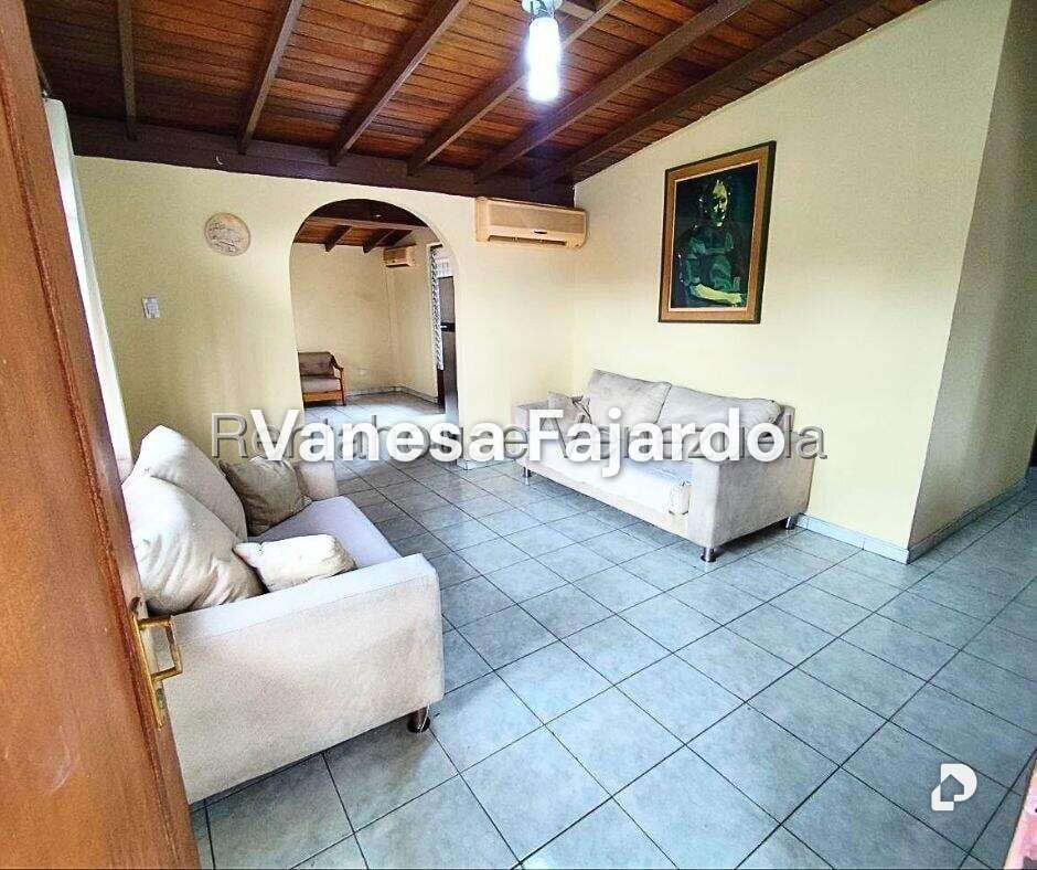 Casa en La Mora II, La Victoria – 5