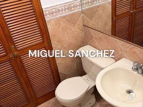 Apartamento en La Esmeralda, Caracas – 13