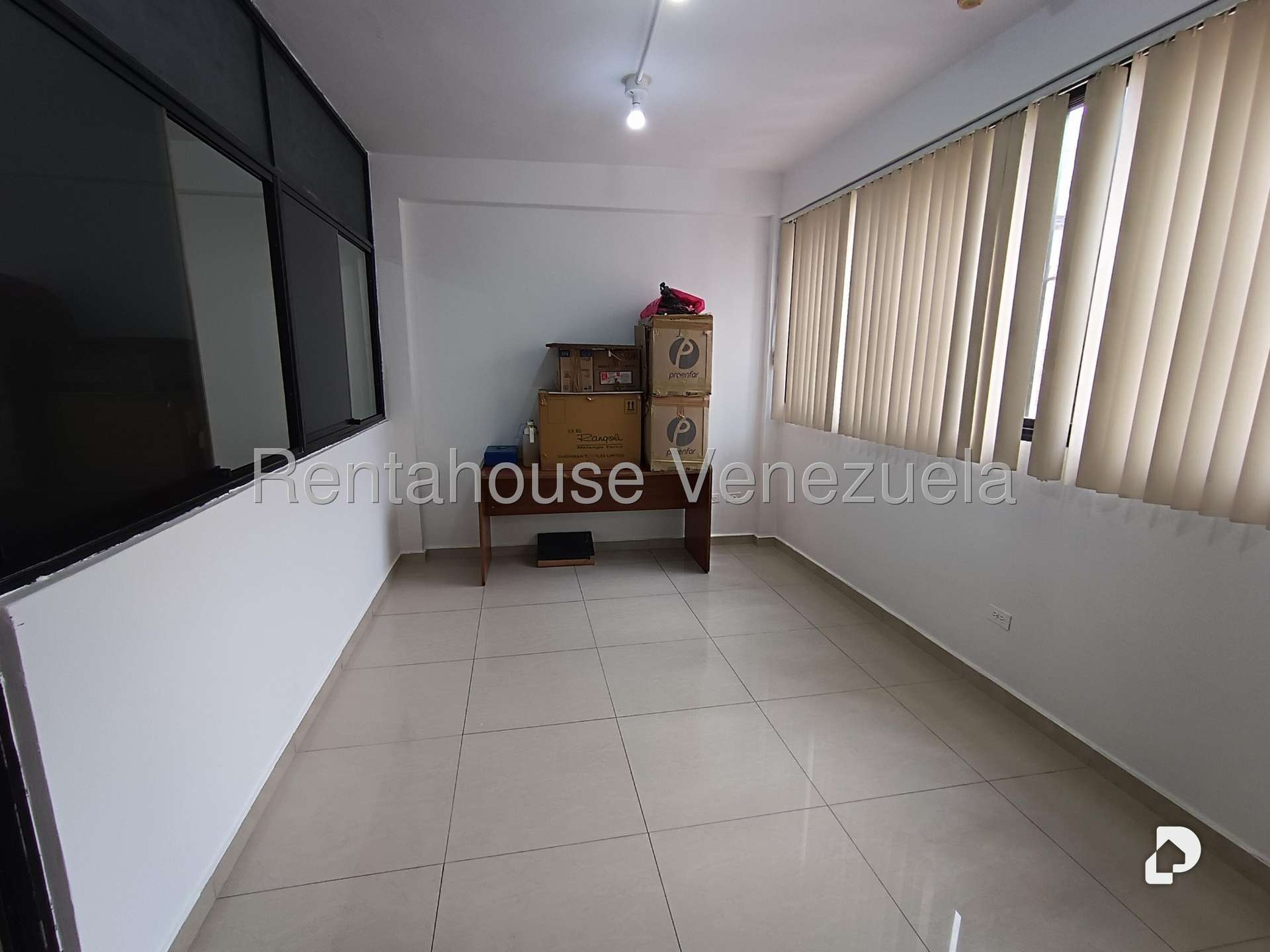 Local comercial en Parroquia Altagracia, Caracas – 12