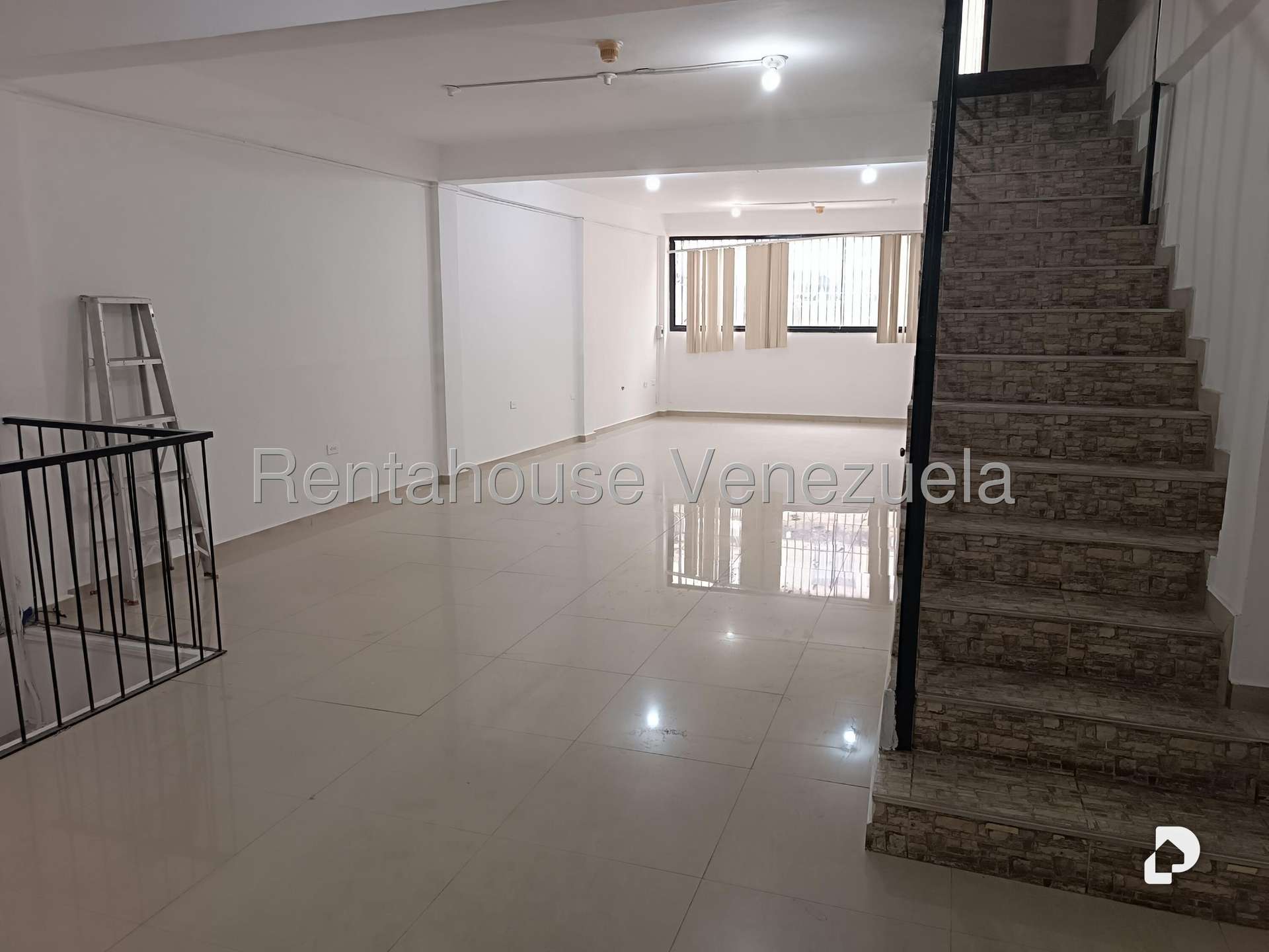 Local comercial en Parroquia Altagracia, Caracas – 3