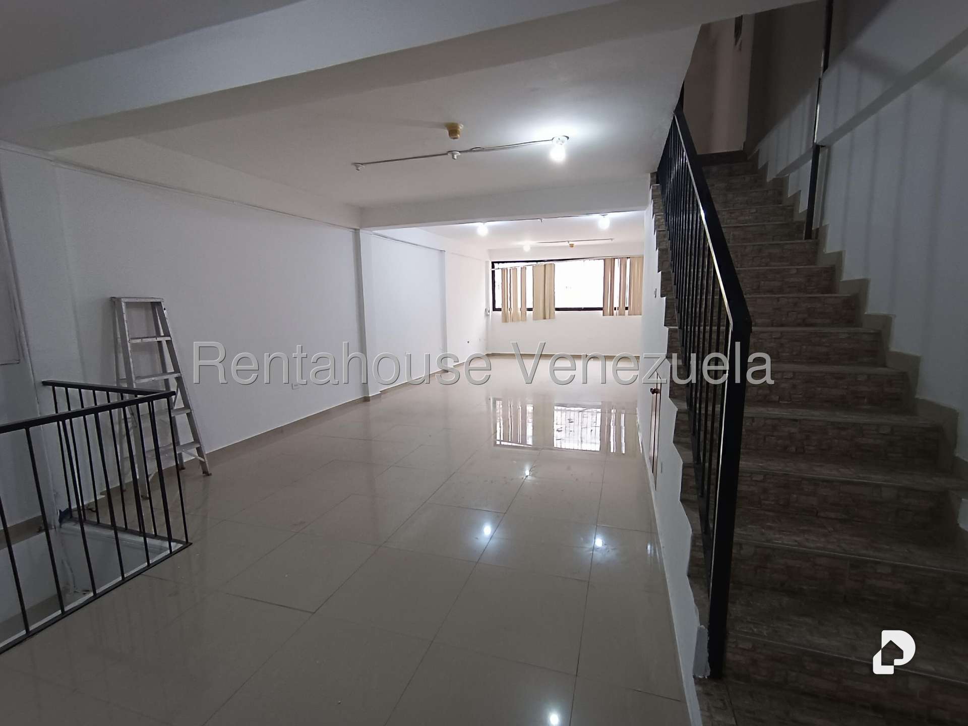 Local comercial en Parroquia Altagracia, Caracas – 4