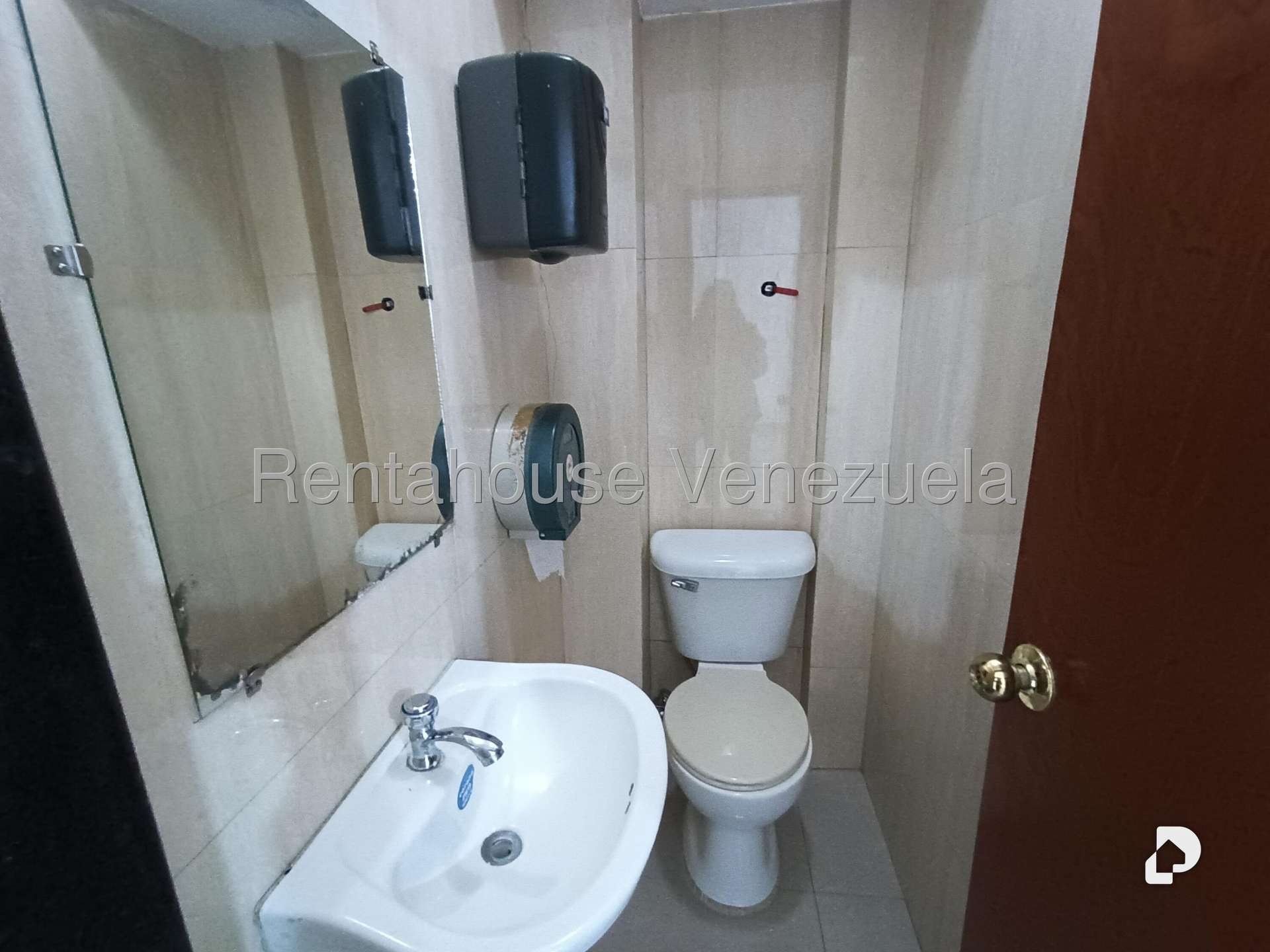 Local comercial en Parroquia Altagracia, Caracas – 15