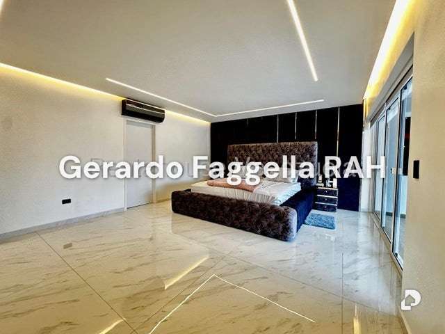 Casa en Lomas De La Trinidad, Caracas – 14
