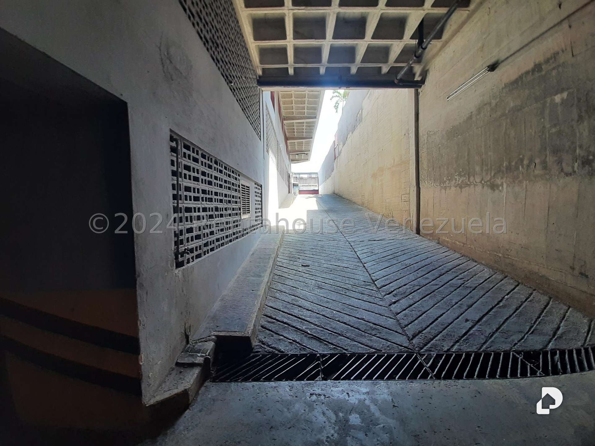 Edificio en Palo Verde, Caracas – 22