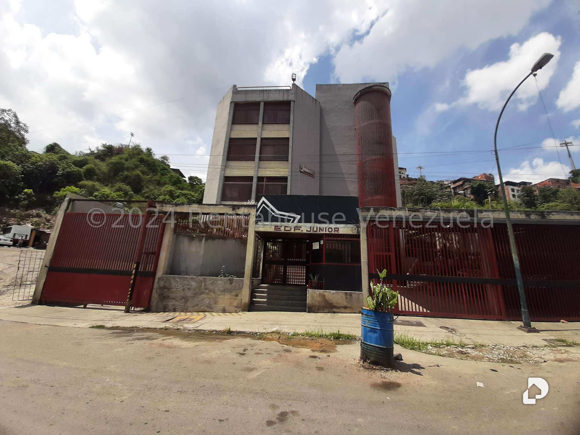 Edificio en Palo Verde, Caracas – 25