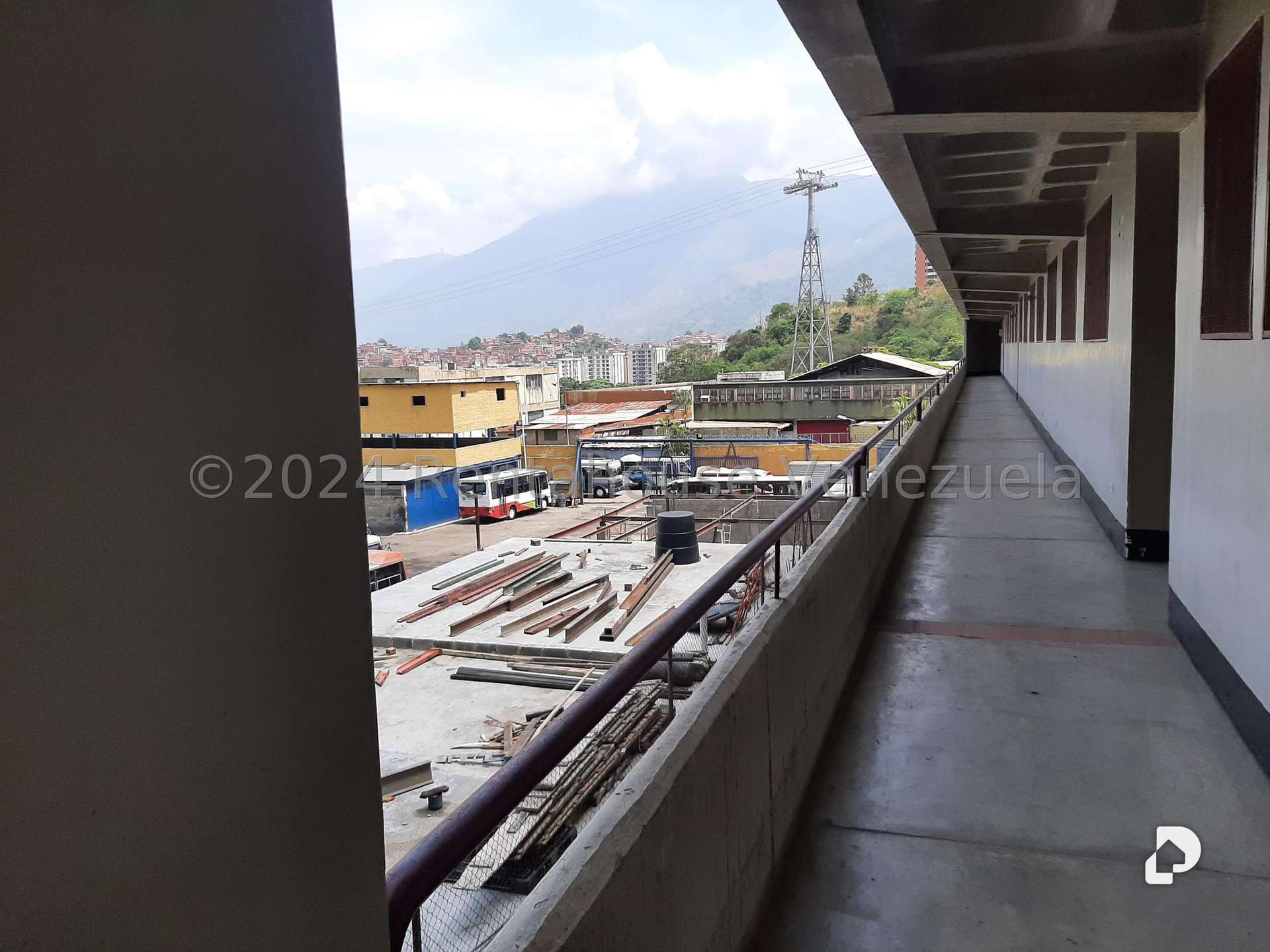 Edificio en Palo Verde, Caracas – 18