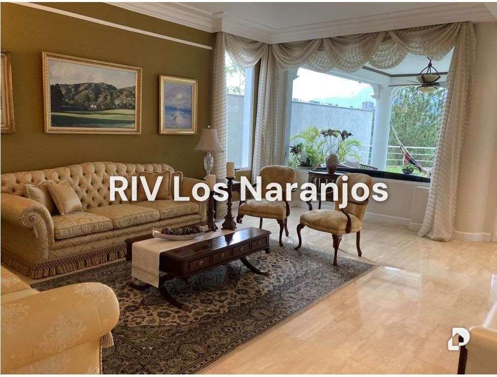 Casa en Lomas de La Lagunita, Caracas – 11
