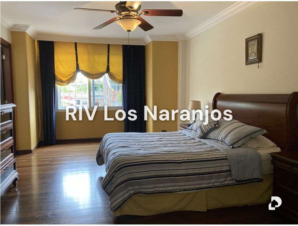 Casa en Lomas de La Lagunita, Caracas – 30