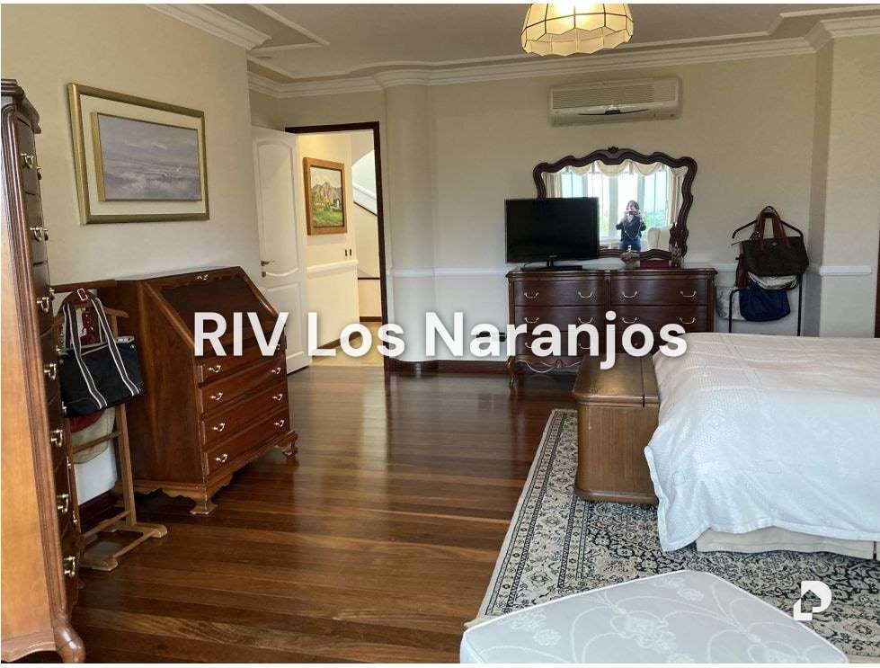 Casa en Lomas de La Lagunita, Caracas – 27