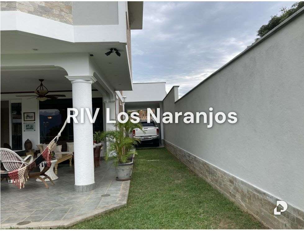 Casa en Lomas de La Lagunita, Caracas – 19