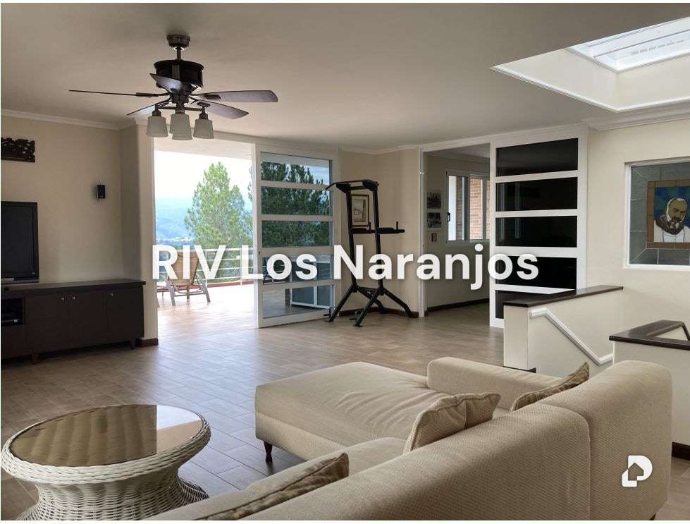 Casa en Lomas de La Lagunita, Caracas – 38