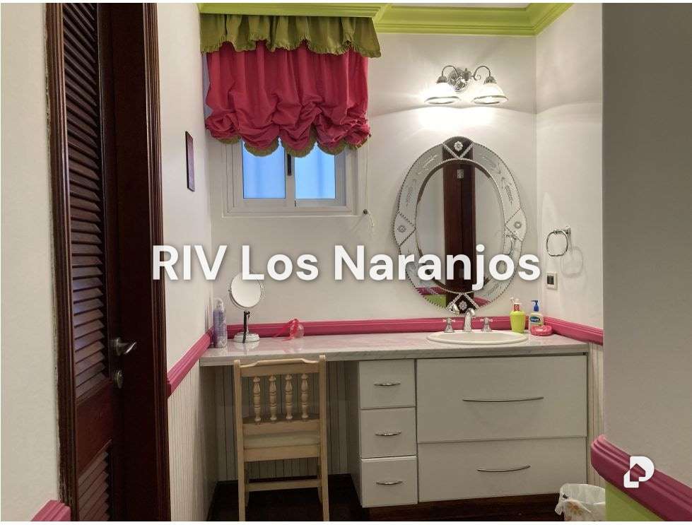 Casa en Lomas de La Lagunita, Caracas – 35