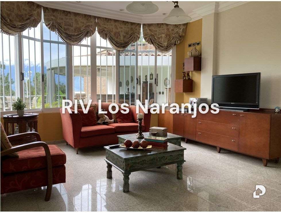 Casa en Lomas de La Lagunita, Caracas – 23