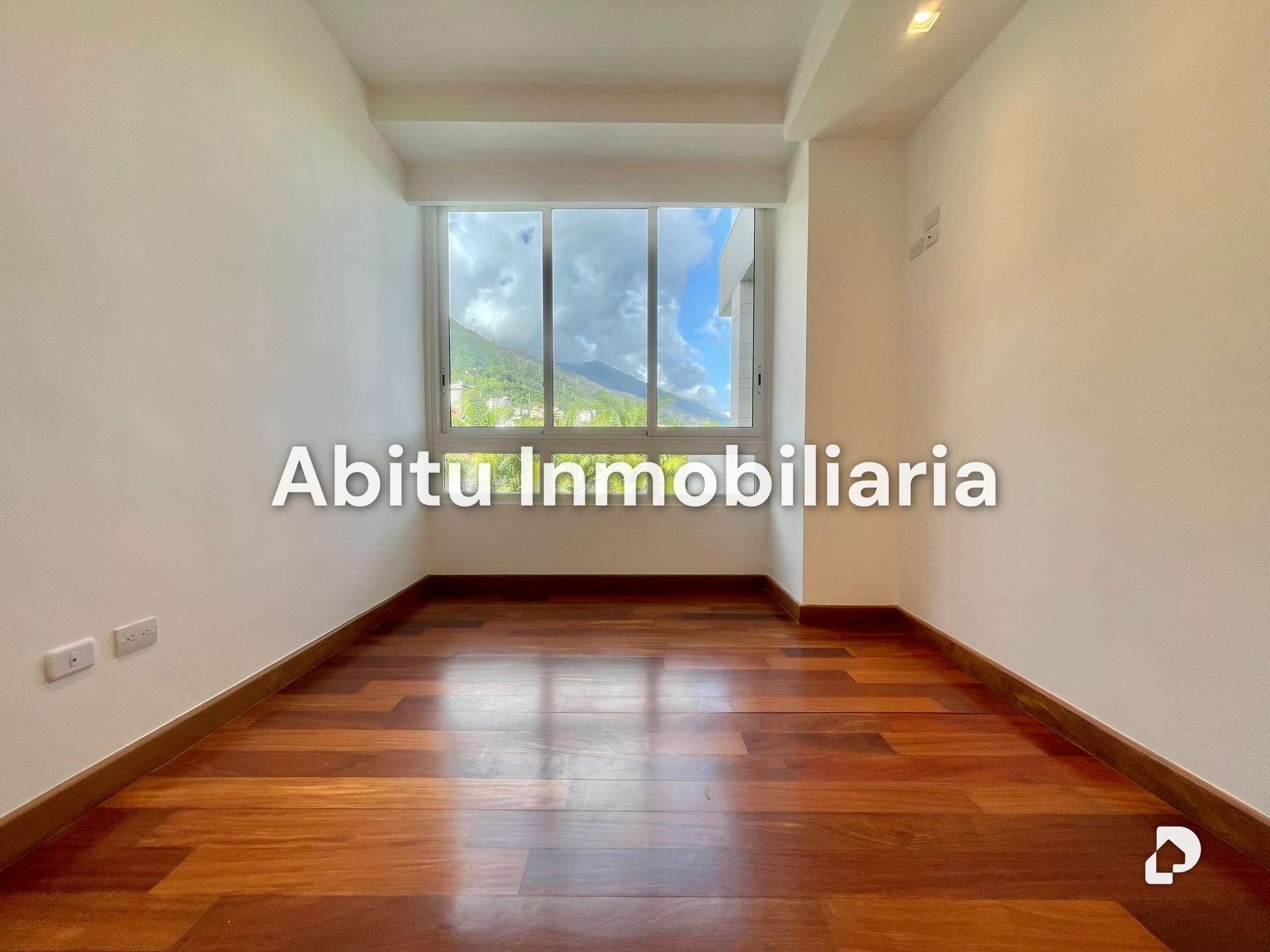 Apartamento en Altamira, Caracas – 11