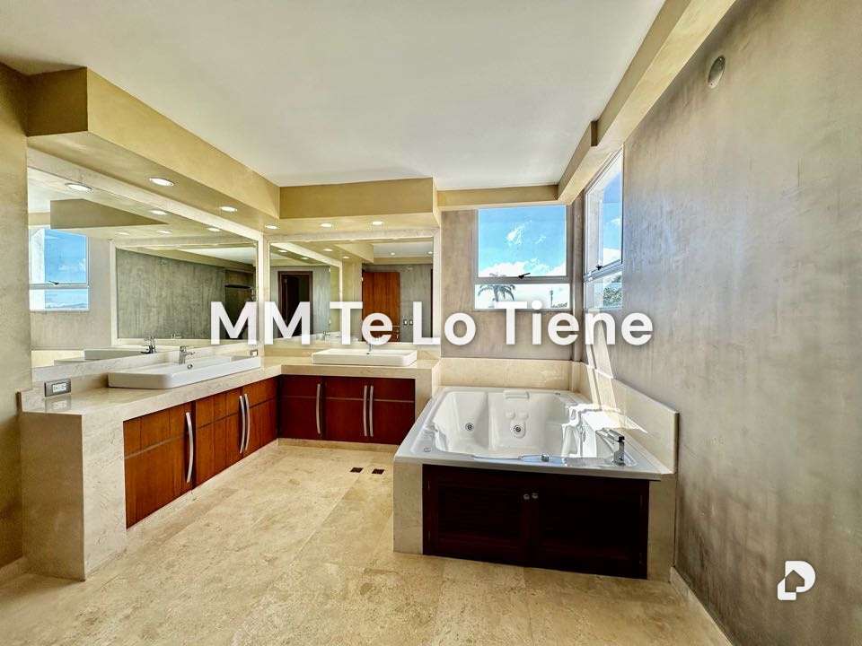 Casa en La Lagunita, Caracas – 24