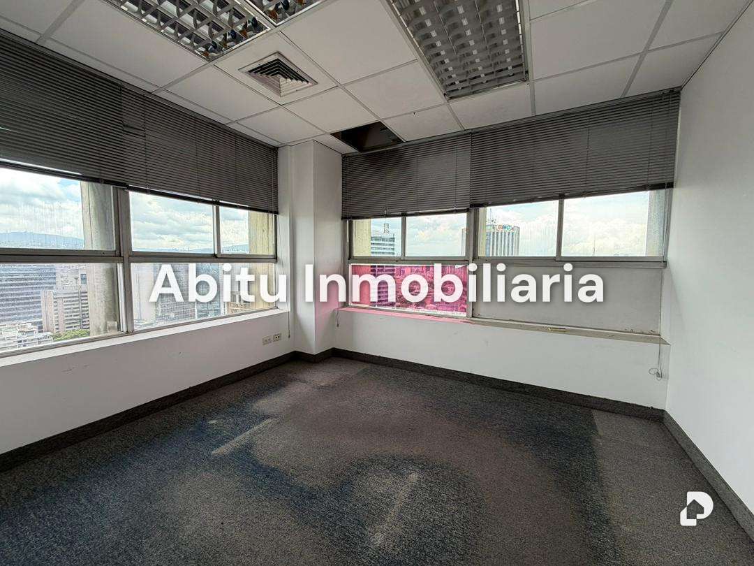 Office in Altamira, Caracas – 7