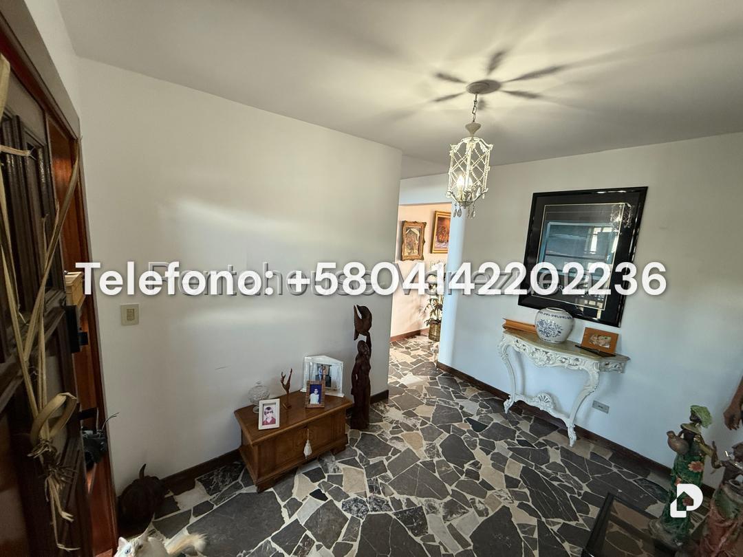 Casa en Cumbres de Curumo, Caracas – 3