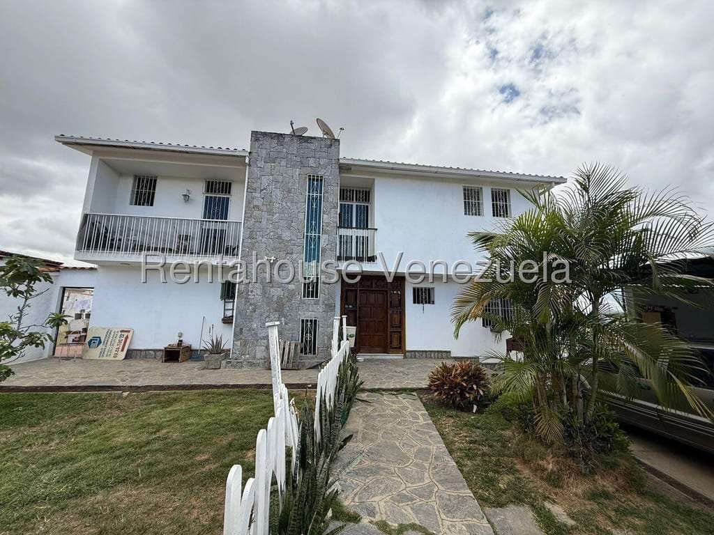 Casa en Cumbres de Curumo, Caracas - 1