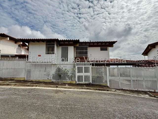 Casa en Santa Paula, Caracas - 1
