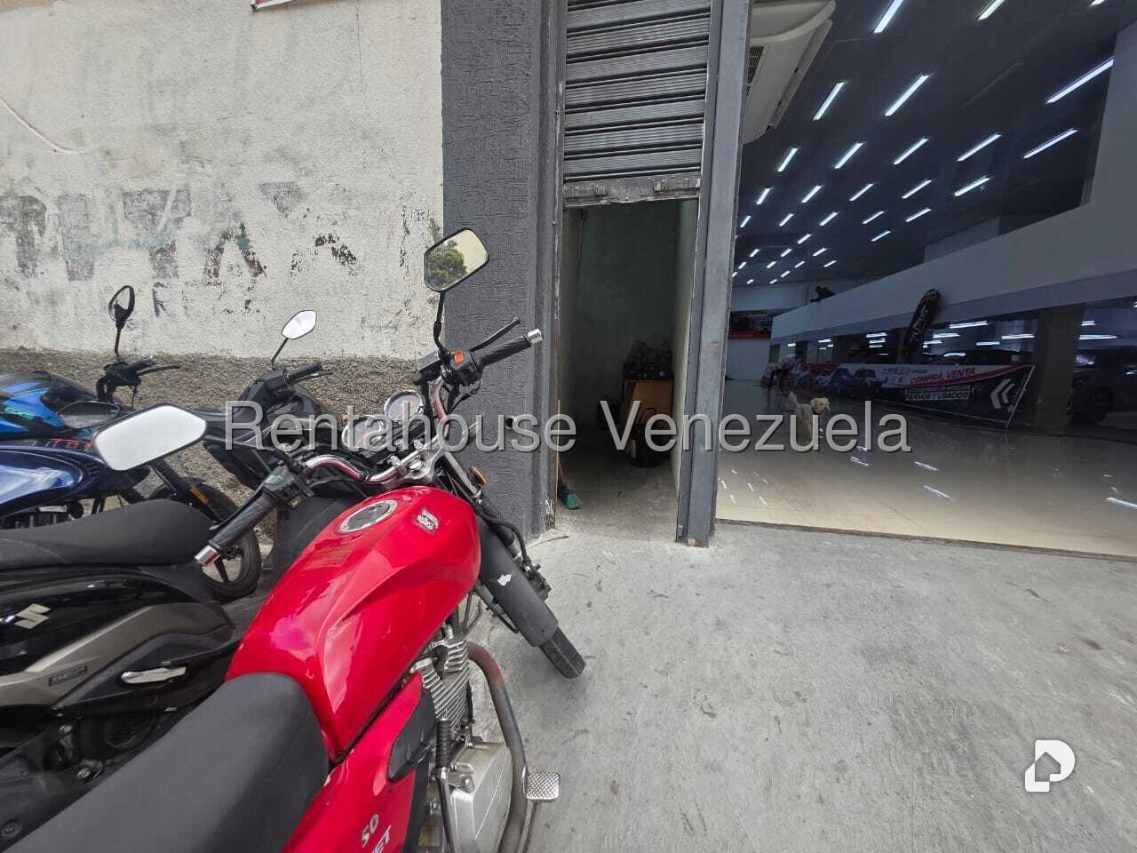 Galpón en Los Cortijos de Lourdes, Caracas – 1
