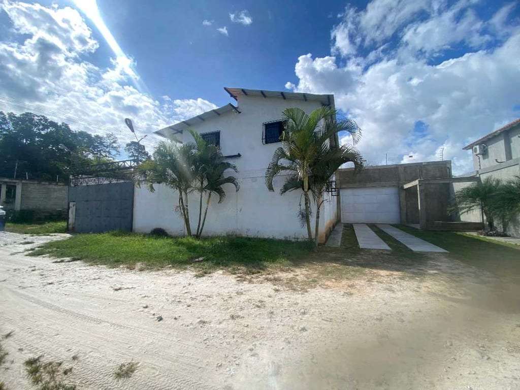 House in Bejuma, Valencia - 1