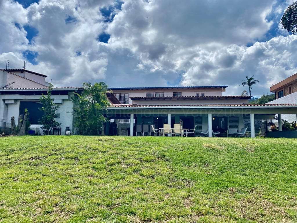 House in Prados del Este, Caracas - 1