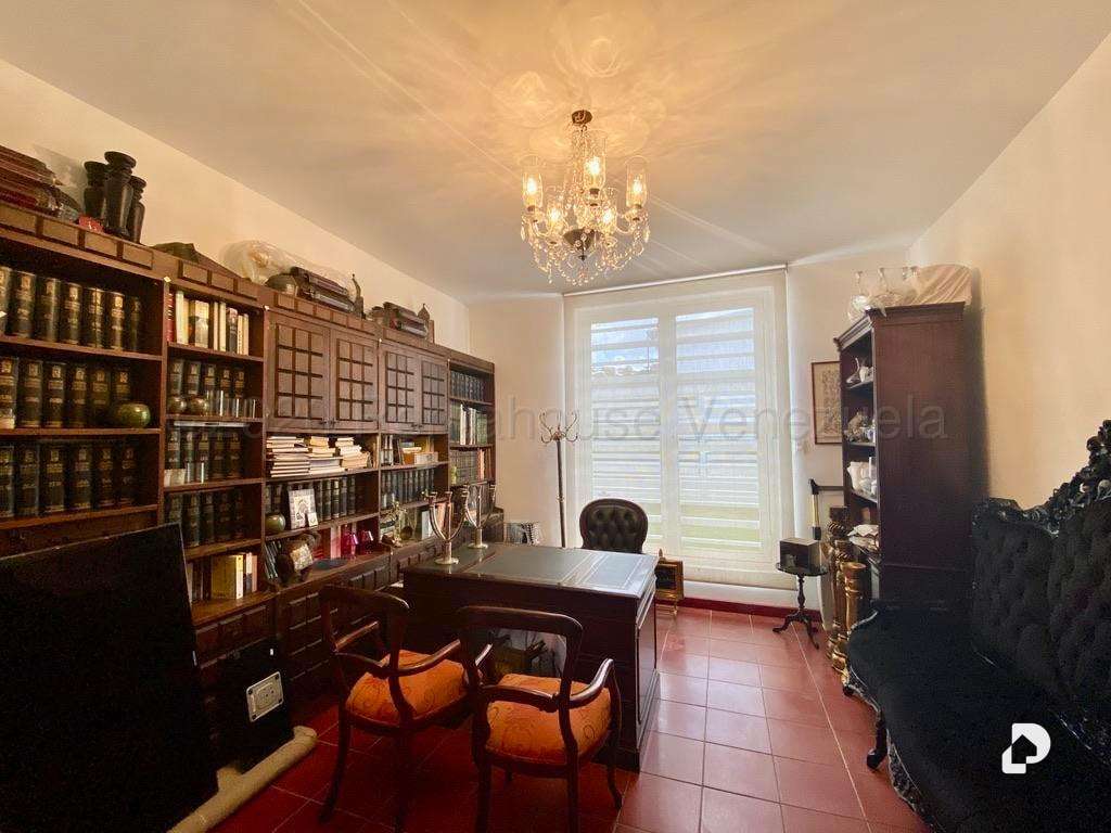 Casa en Prados del Este, Caracas – 25