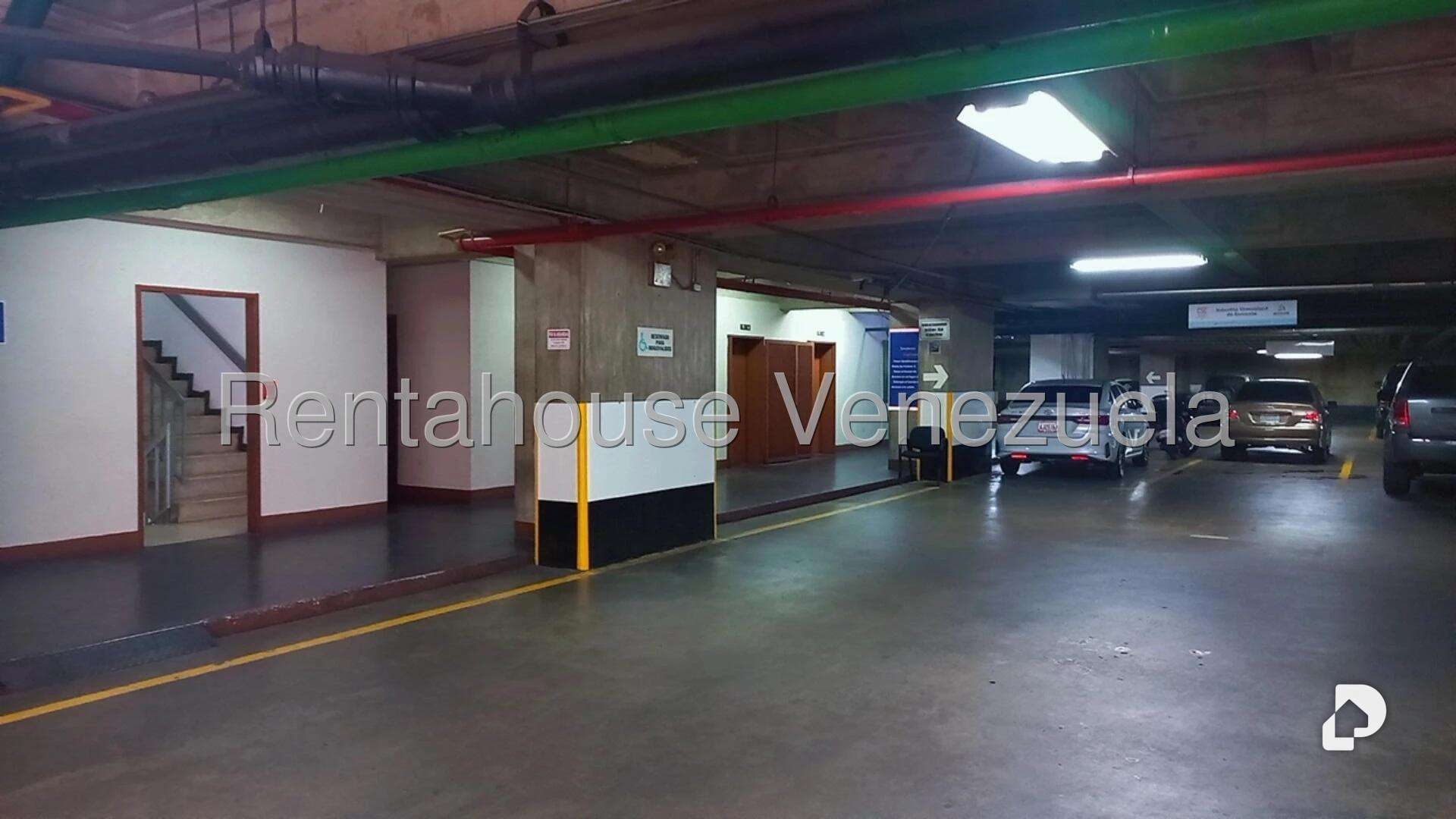 Local comercial en Los Cortijos de Lourdes, Caracas – 21