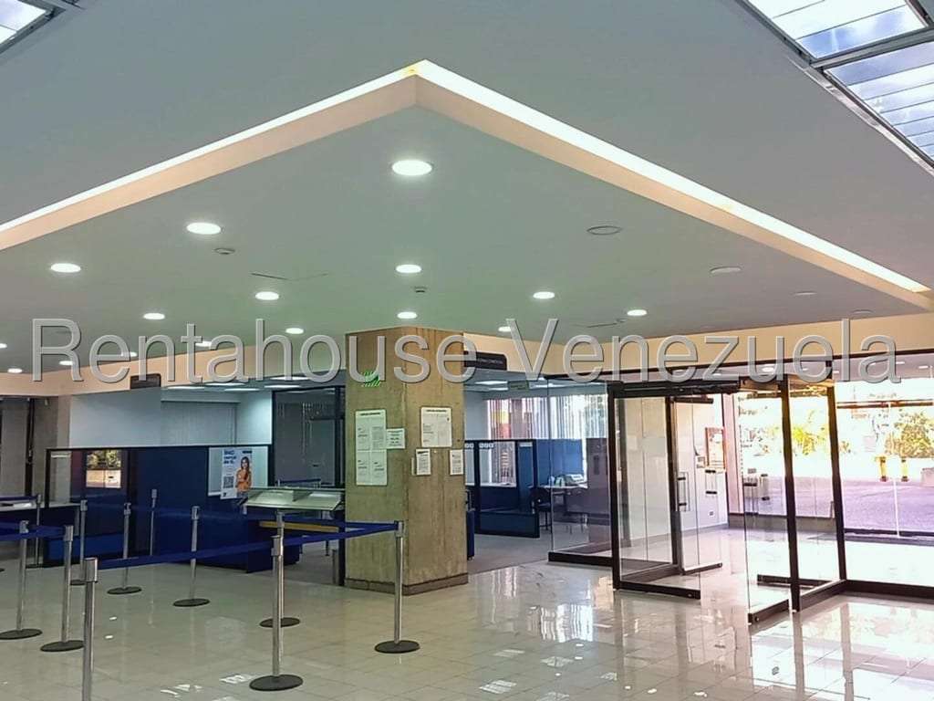 Local comercial en Los Cortijos de Lourdes, Caracas