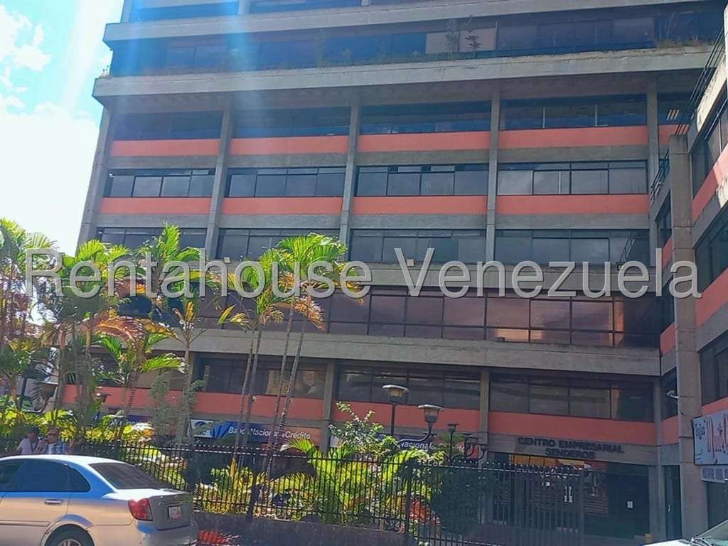 Local comercial en Los Cortijos de Lourdes, Caracas