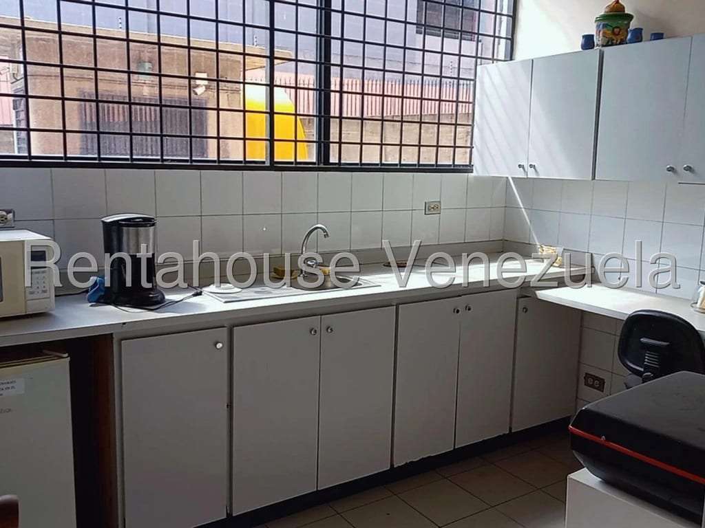 Local comercial en Los Cortijos de Lourdes, Caracas