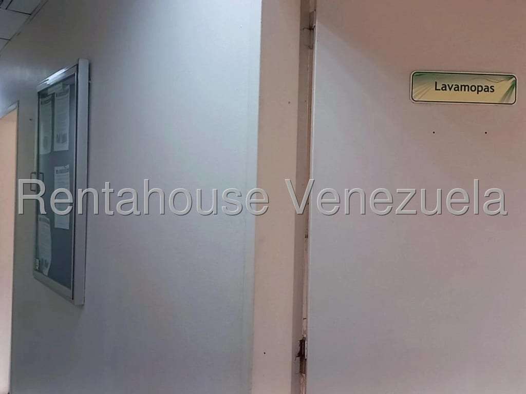 Local comercial en Los Cortijos de Lourdes, Caracas
