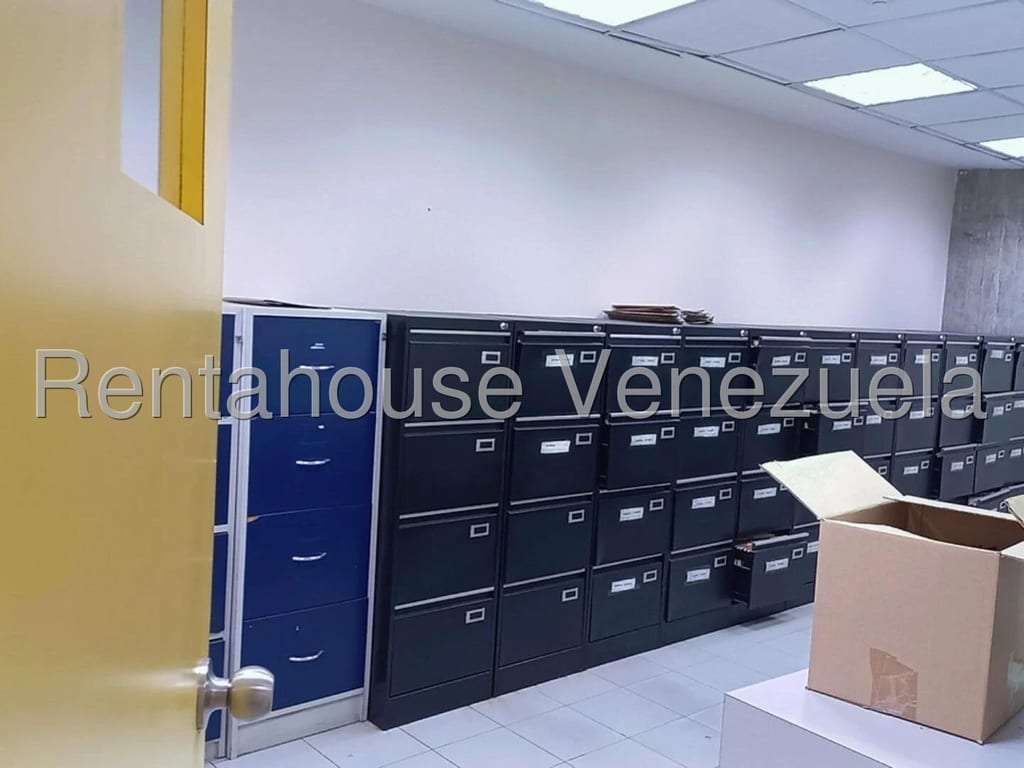 Local comercial en Los Cortijos de Lourdes, Caracas