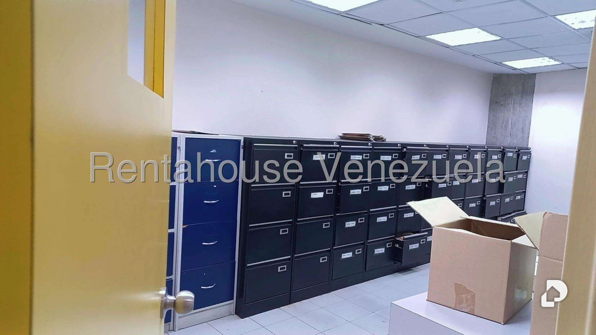 Local comercial en Los Cortijos de Lourdes, Caracas – 15