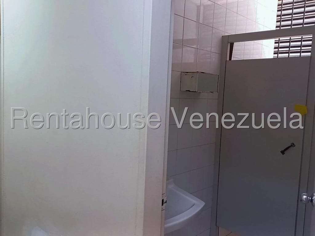 Local comercial en Los Cortijos de Lourdes, Caracas