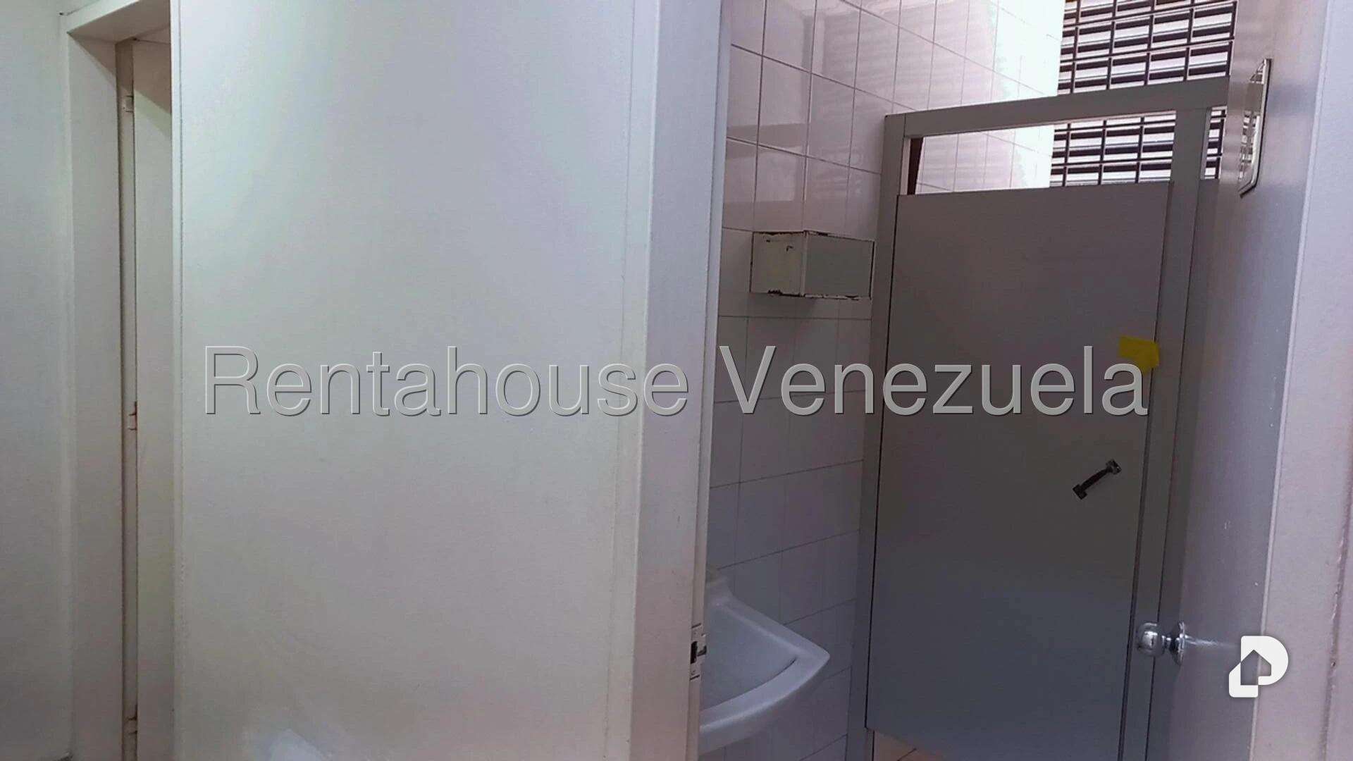Local comercial en Los Cortijos de Lourdes, Caracas – 27