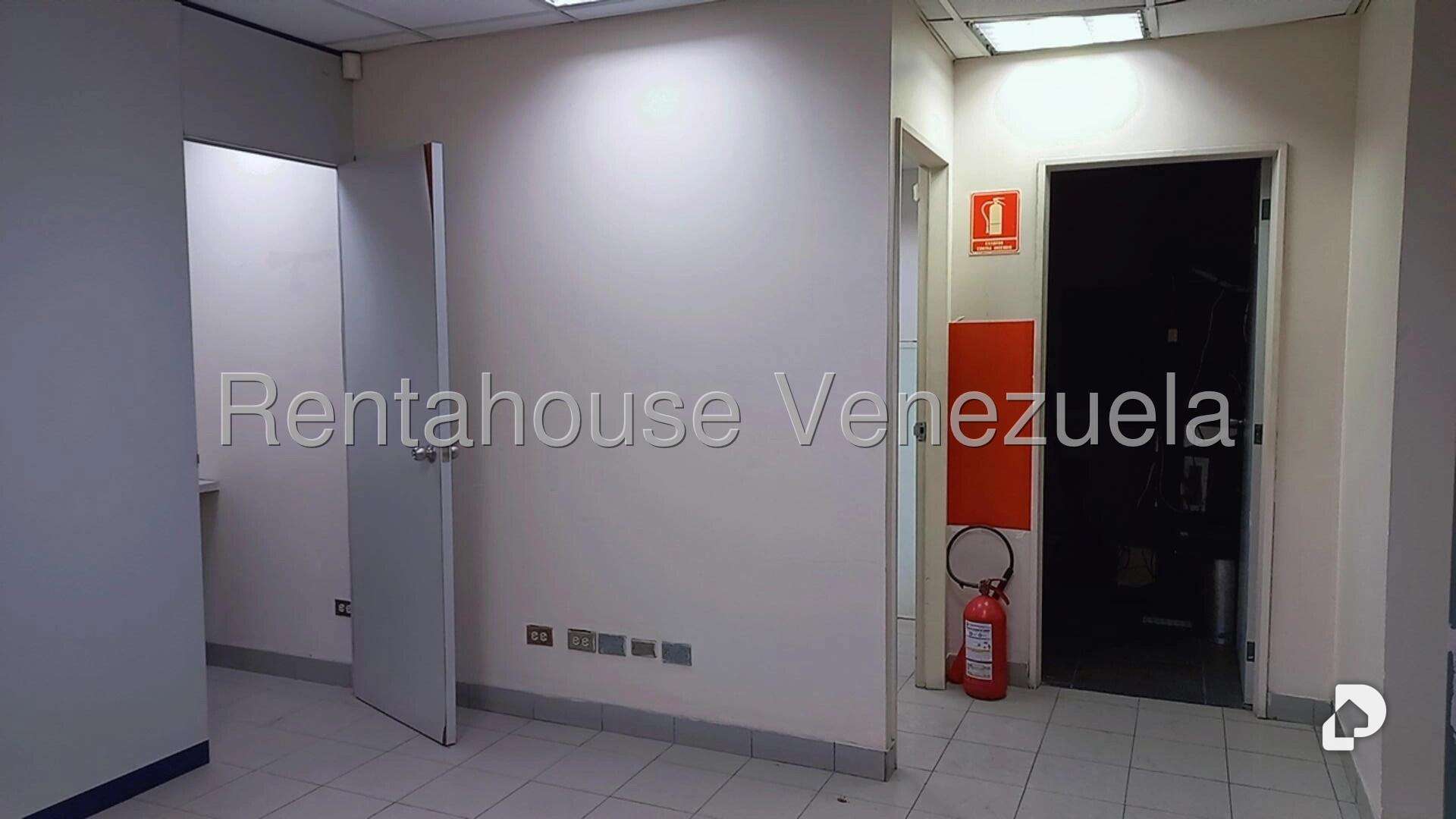 Local comercial en Los Cortijos de Lourdes, Caracas – 25