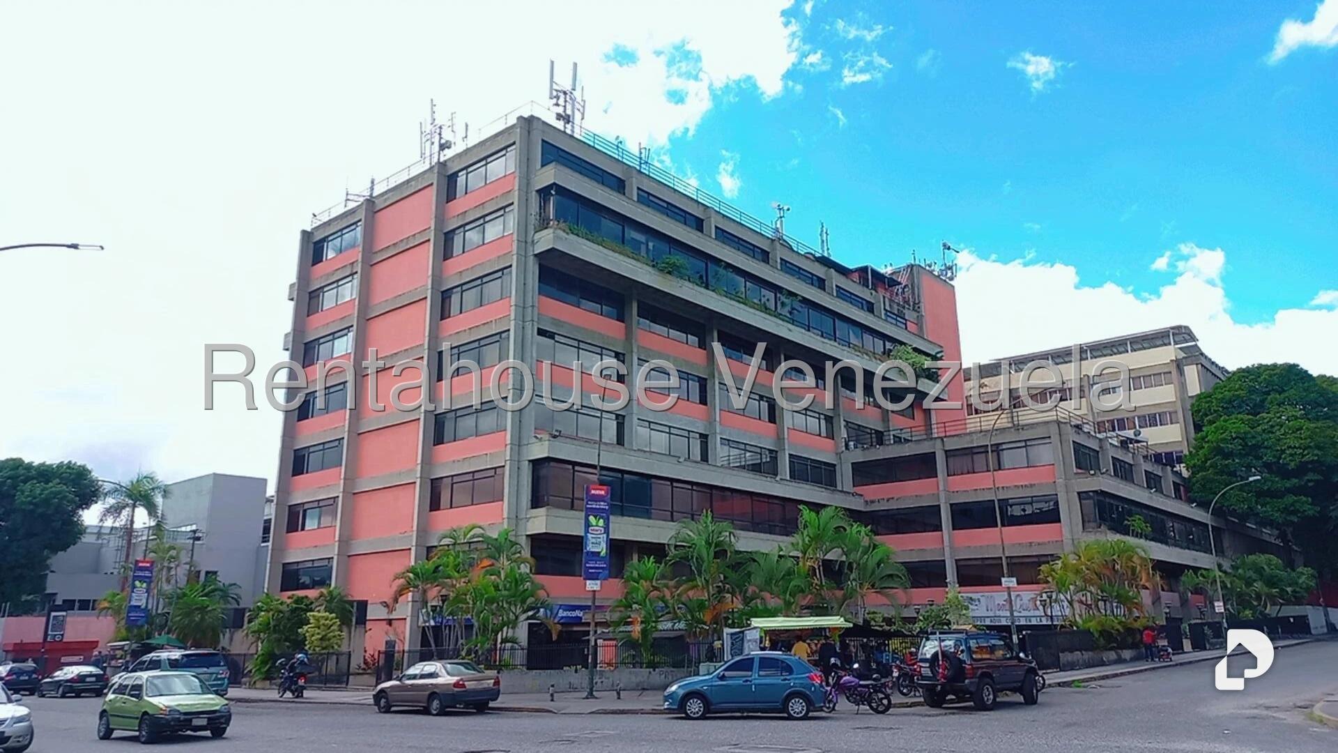 Local comercial en Los Cortijos de Lourdes, Caracas – 1