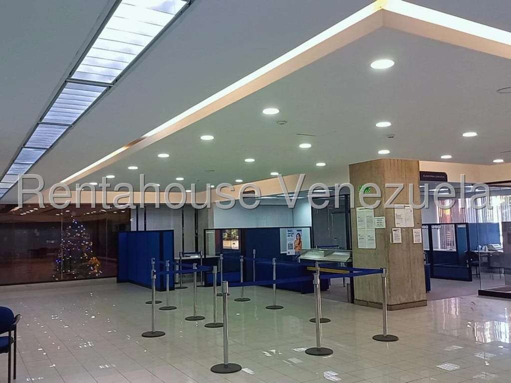 Local comercial en Los Cortijos de Lourdes, Caracas