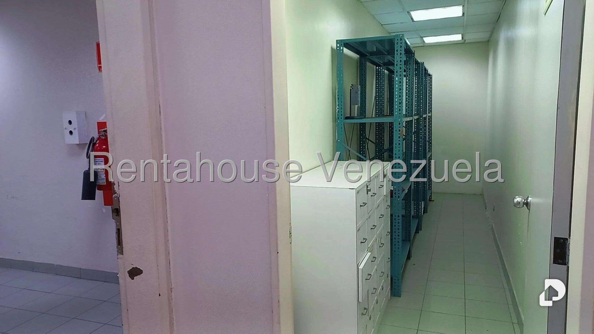 Local comercial en Los Cortijos de Lourdes, Caracas – 23