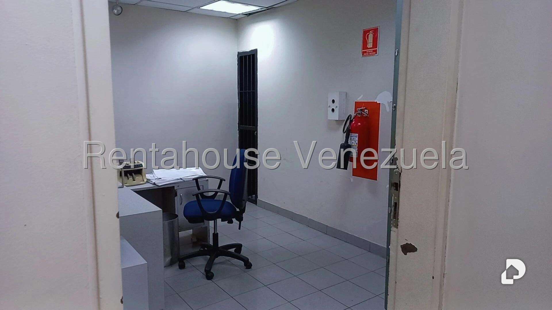 Local comercial en Los Cortijos de Lourdes, Caracas – 24