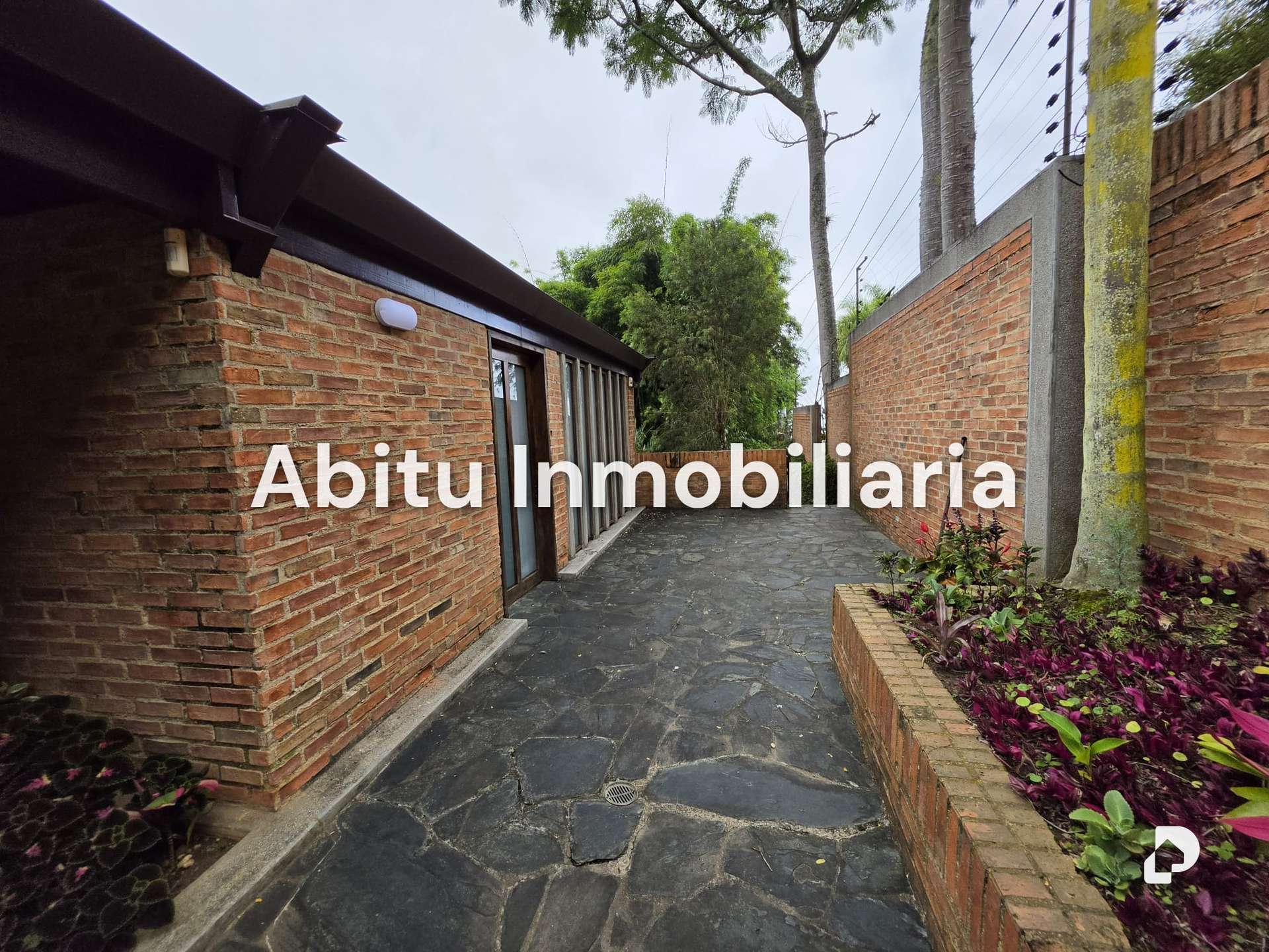 Casa en Oripoto, Caracas – 15