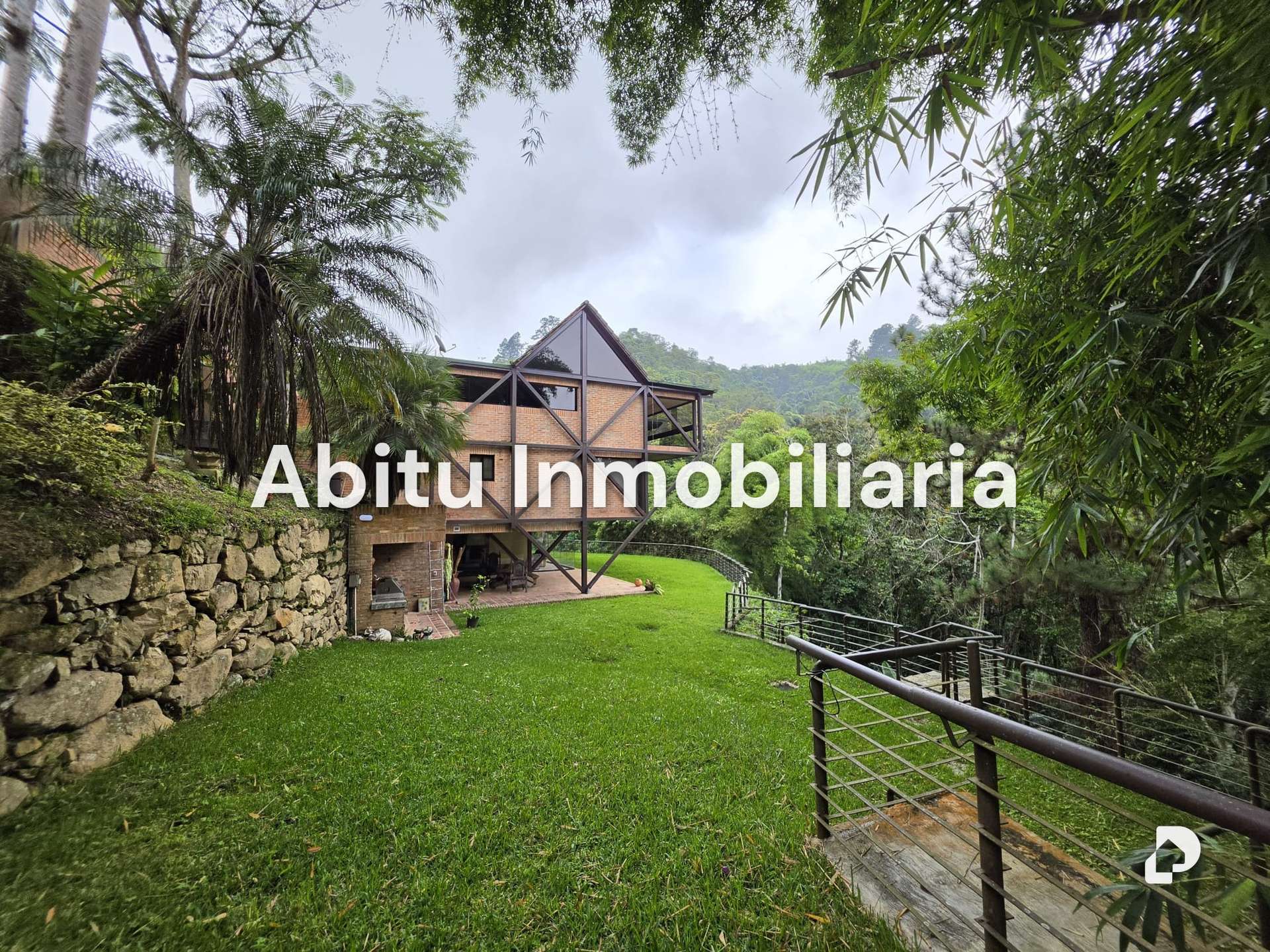 Casa en Oripoto, Caracas – 9