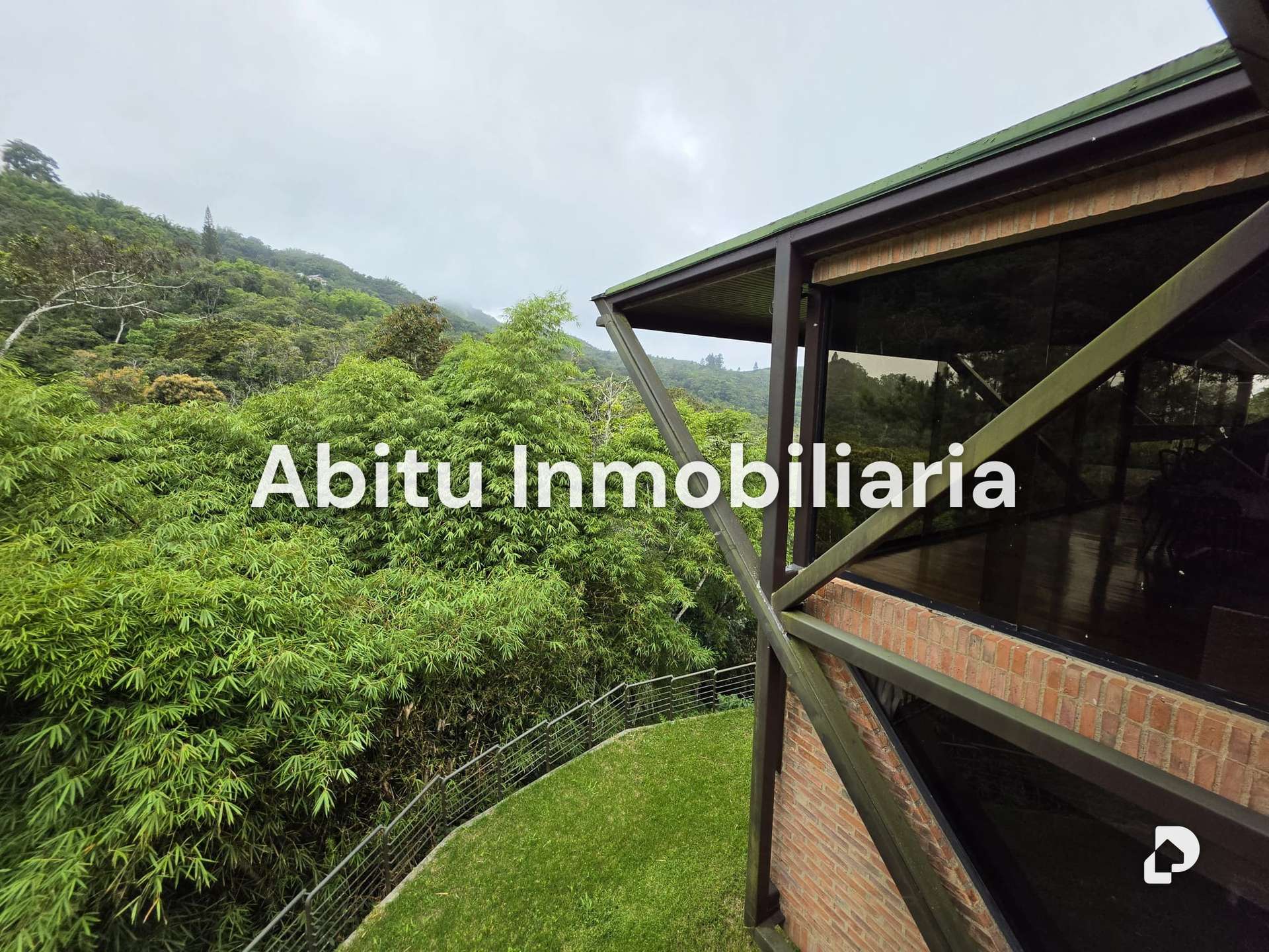 Casa en Oripoto, Caracas – 16
