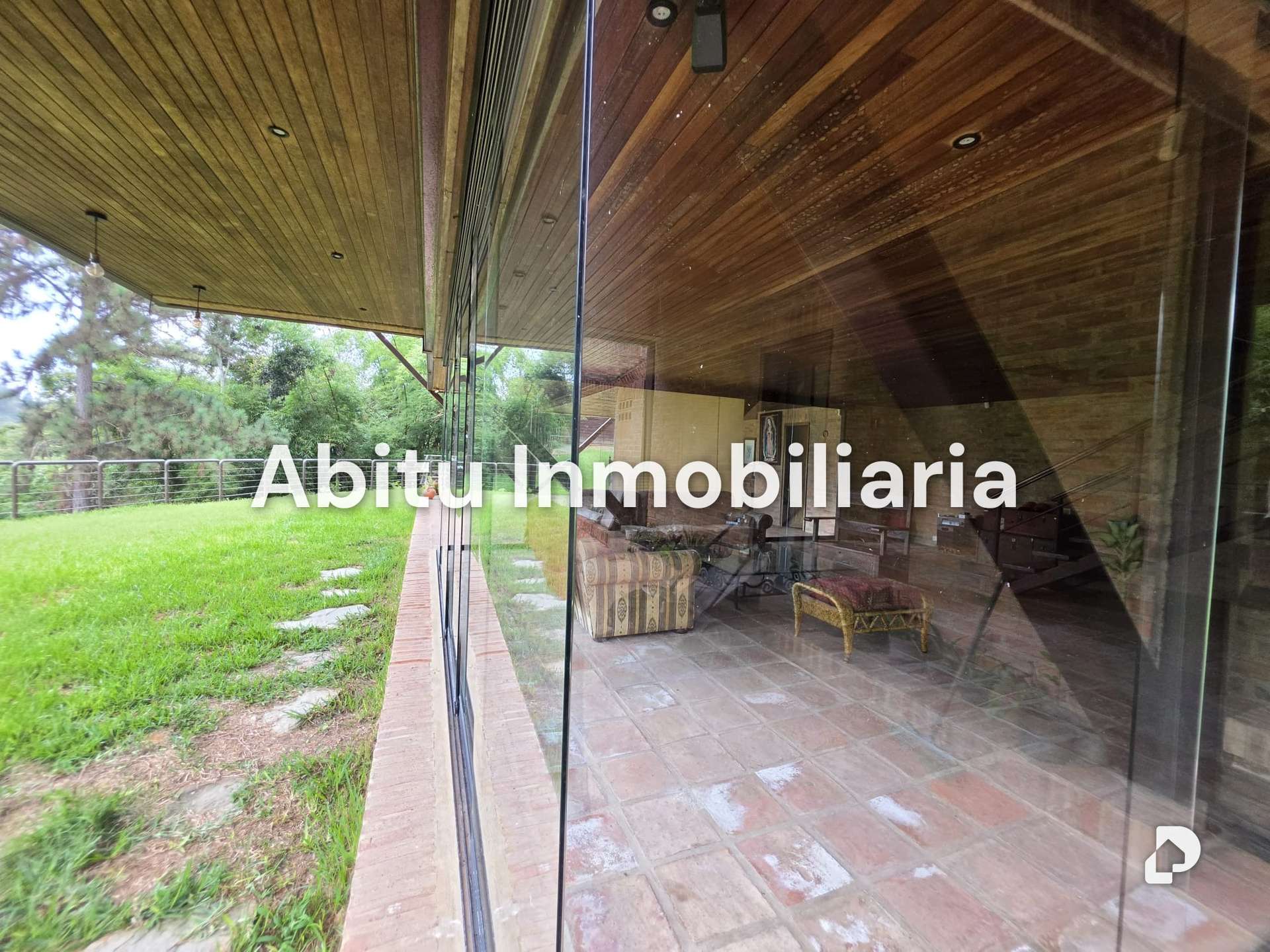Casa en Oripoto, Caracas – 13