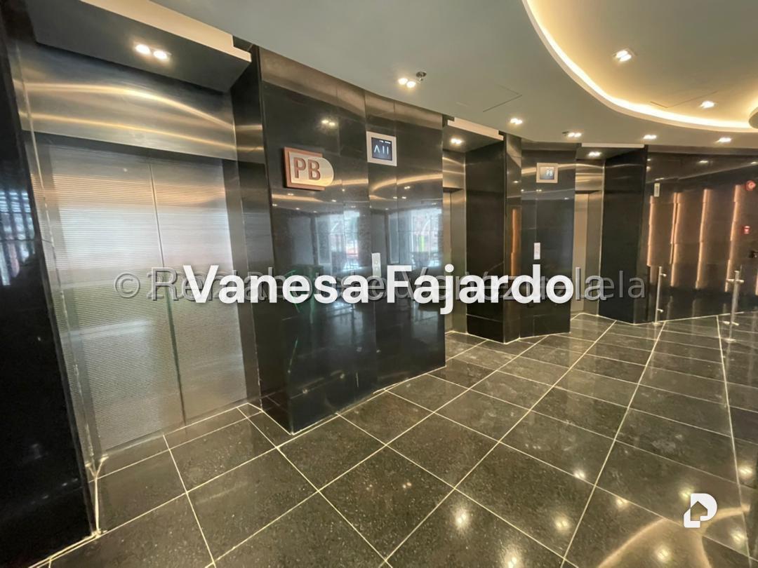 Oficina en Las Mercedes, Caracas – 3