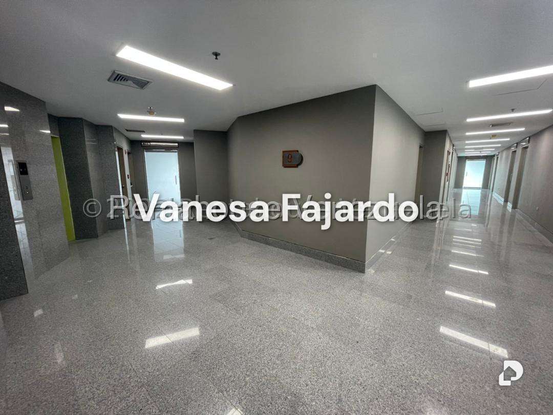 Oficina en Las Mercedes, Caracas – 4