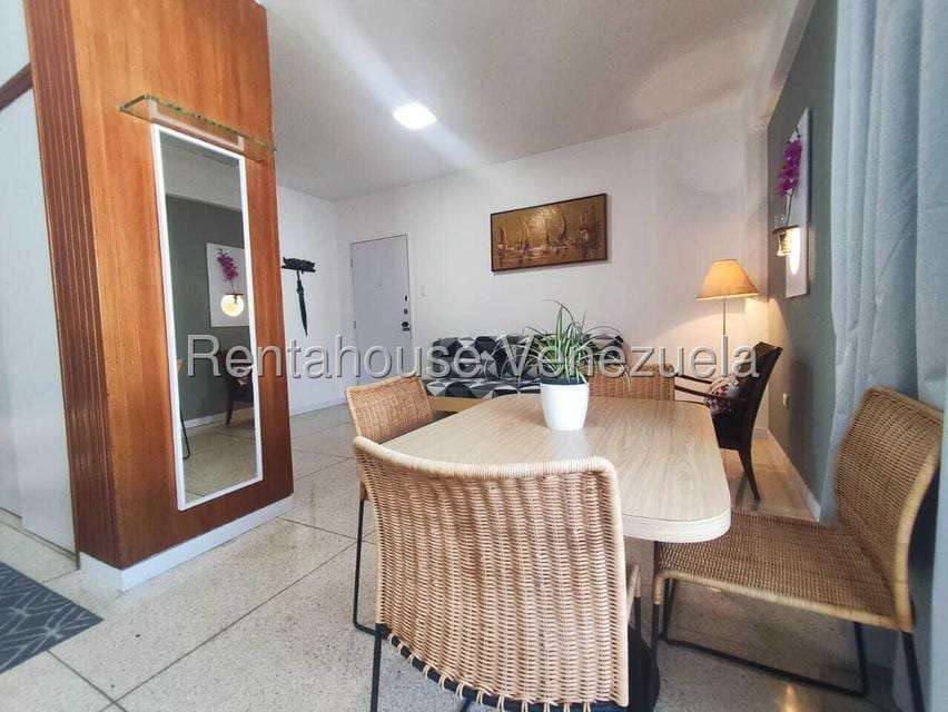 Apartment in Los Palos Grandes, Caracas - 1