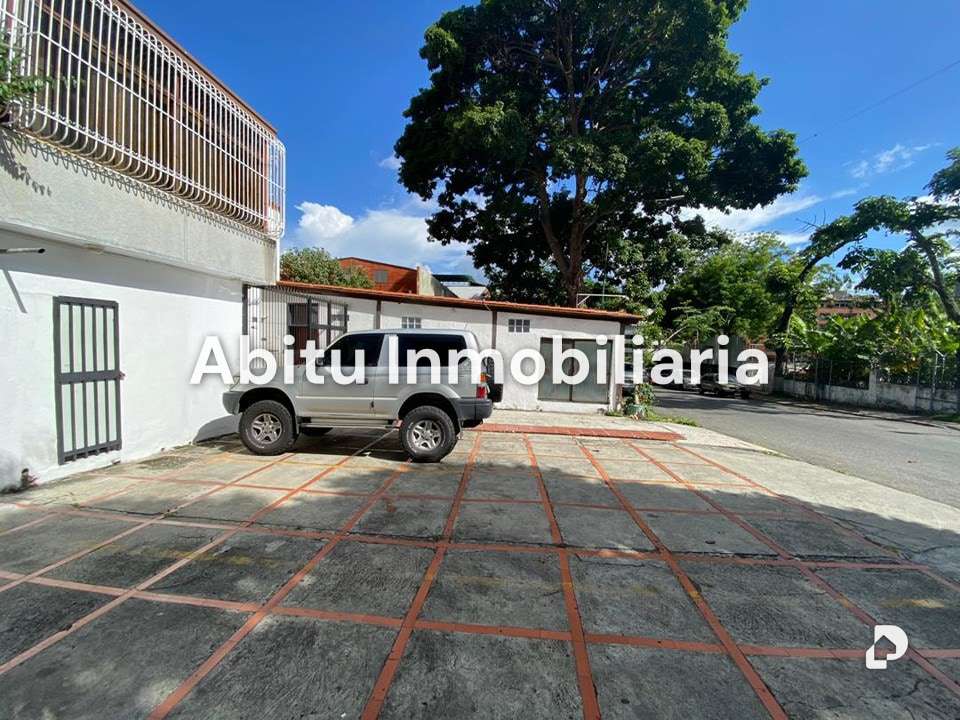 Casa en Altamira, Caracas – 13