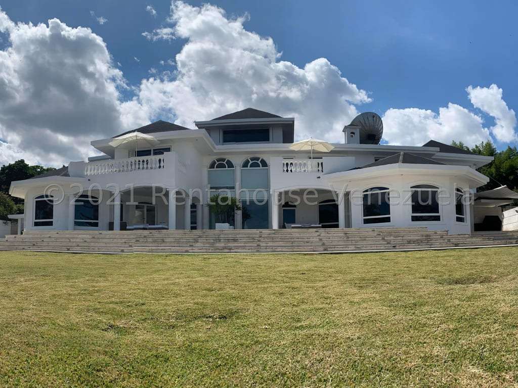 Casa en La Lagunita Country Club, Caracas - 1